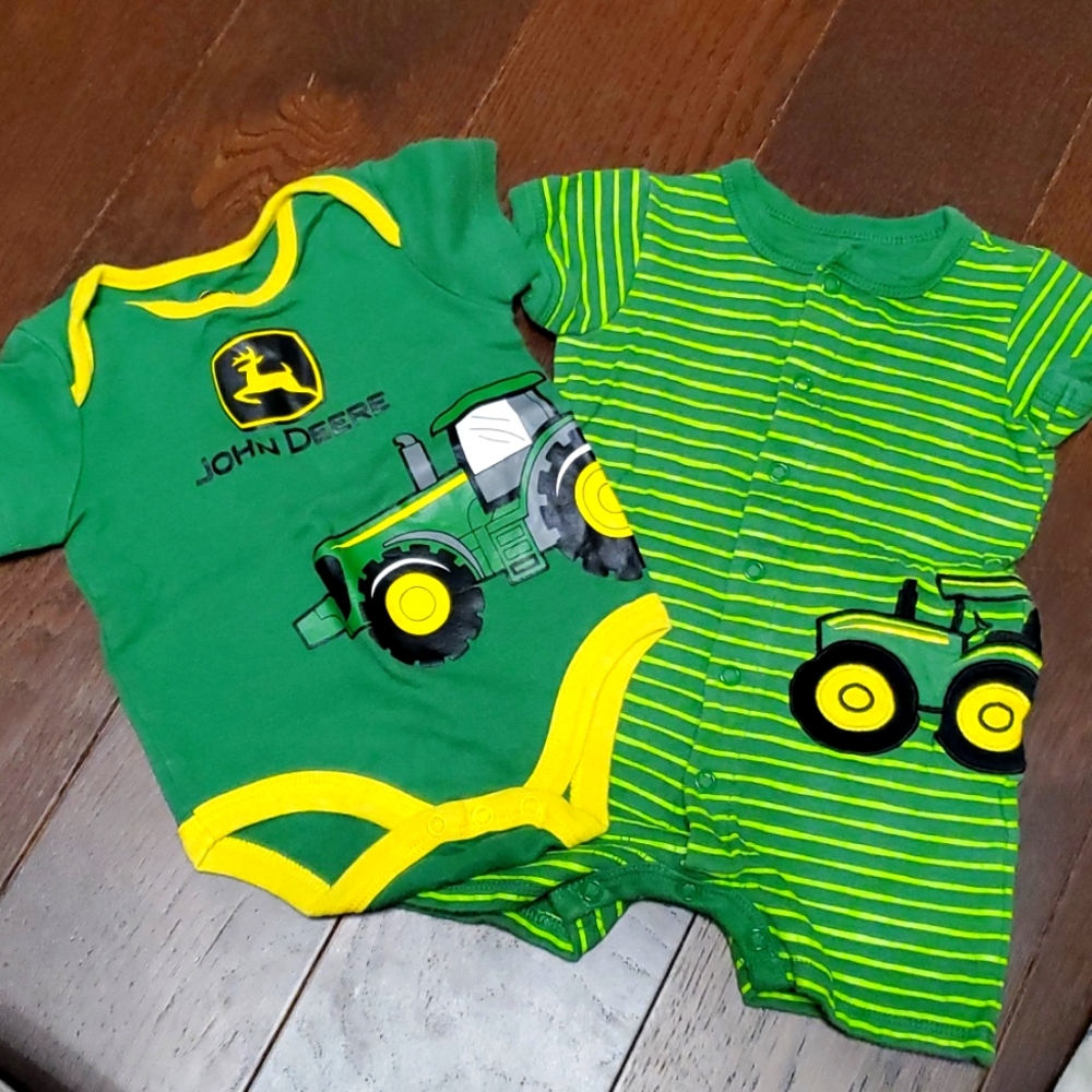John Deere baby set
